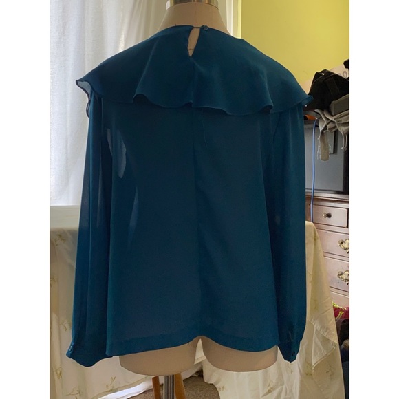 Plus Size Top - Picture 3 of 4